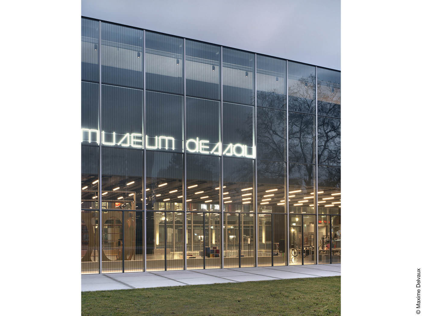 Glasfassade Bauhaus Museum in Dessau