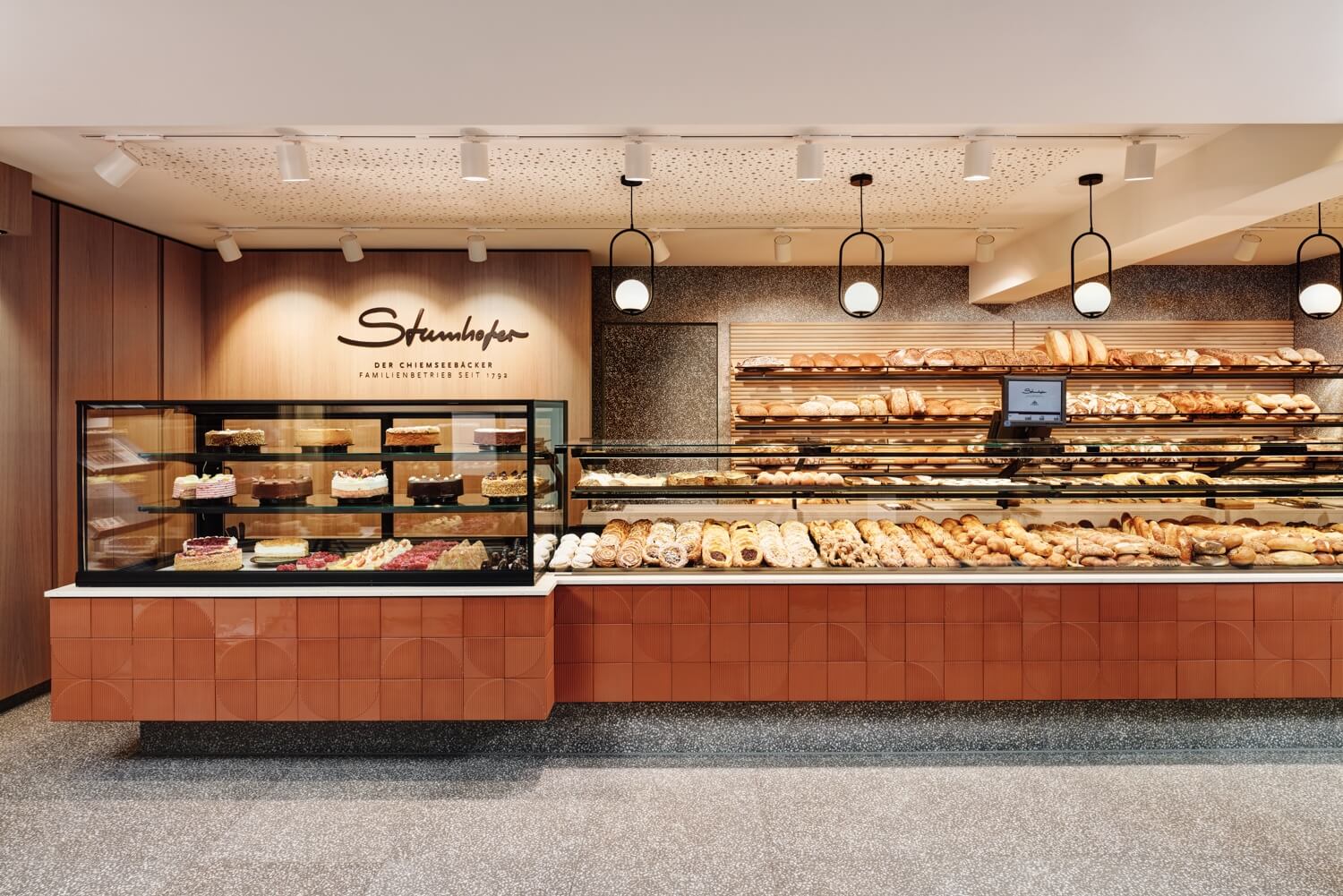 Theke einer modern gestalteten Bäckerei
