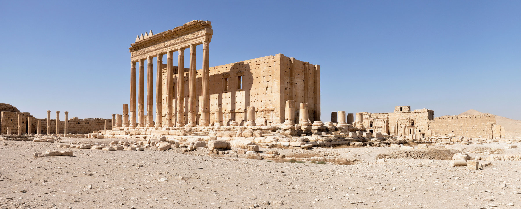 Tempelruine mit Säulen