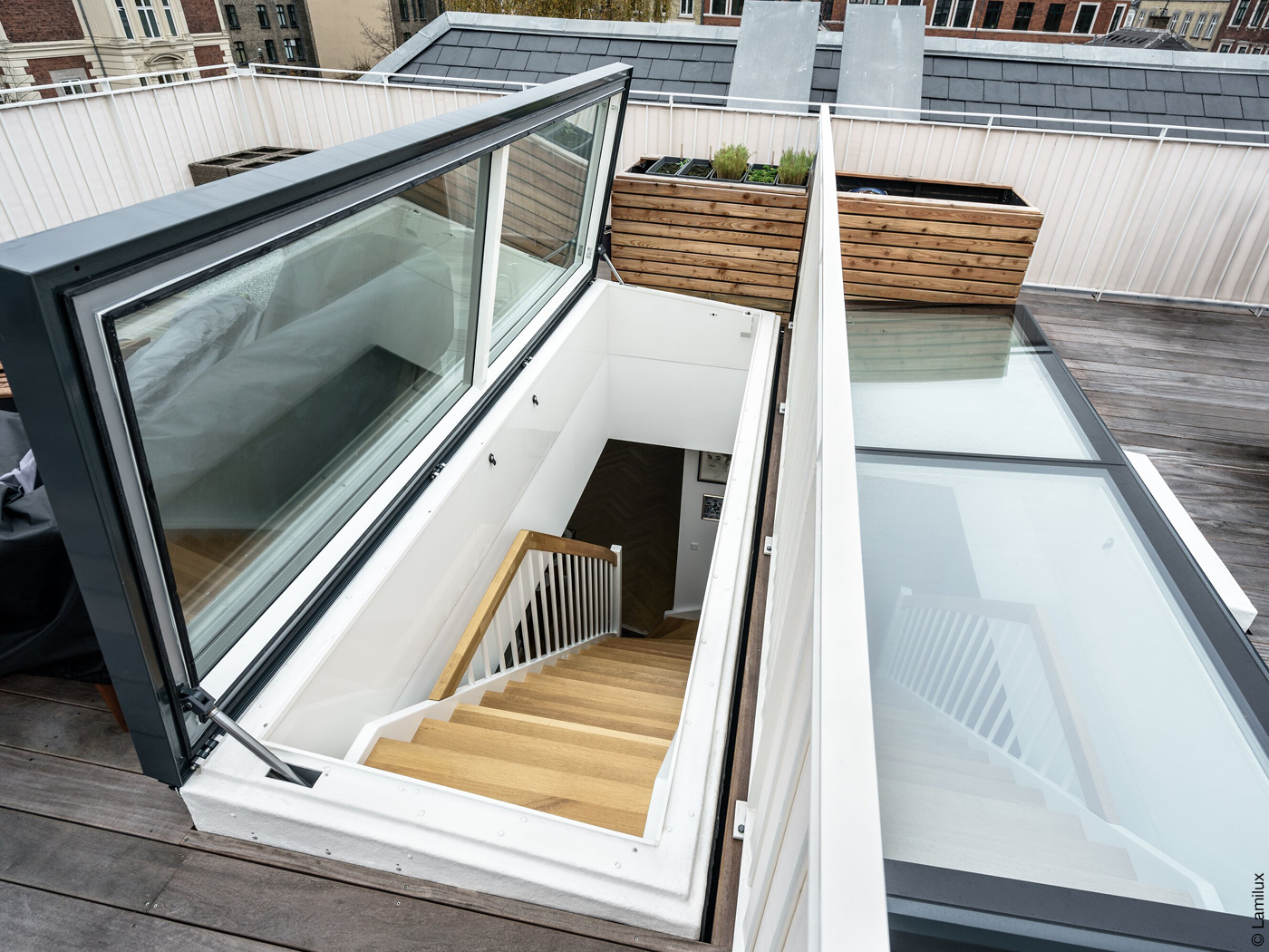 Ausstiege zur Dachterrasse von Lamilux