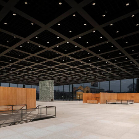 Neue Nationalgalerie Halle bei Nacht