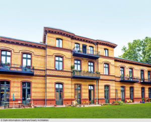 Lösung bei Denkmalschutz: Die Balkone wurden mit einer Spezial-Verankerung befestigt. 