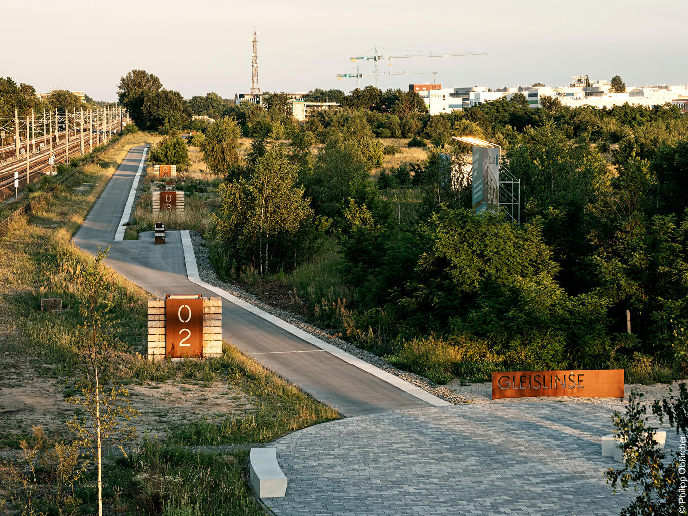 Geh- und Radweg in der Berliner Gleislinse