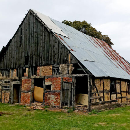 Altes Bauernhaus vor der Sanierung