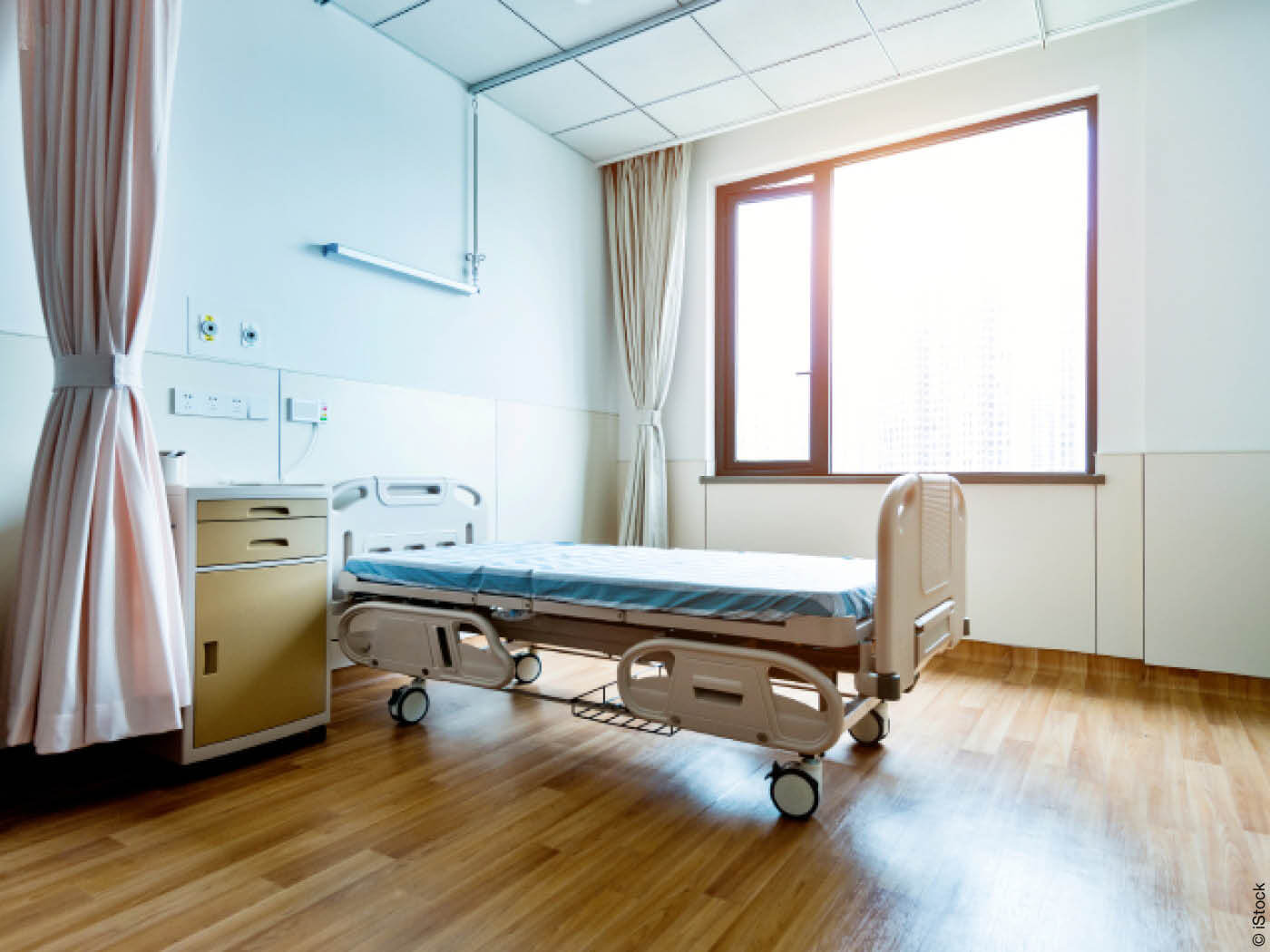 Krankenzimmer mit Parkettboden