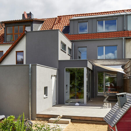 Terrasse und Anbau an Reihenhaus