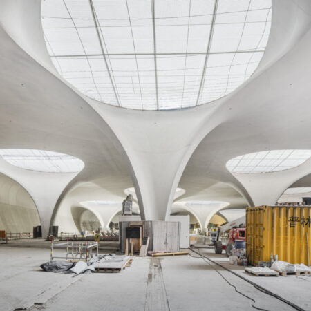 Betonstütze mit Oberlicht im Bahnhof Stuttgart 21