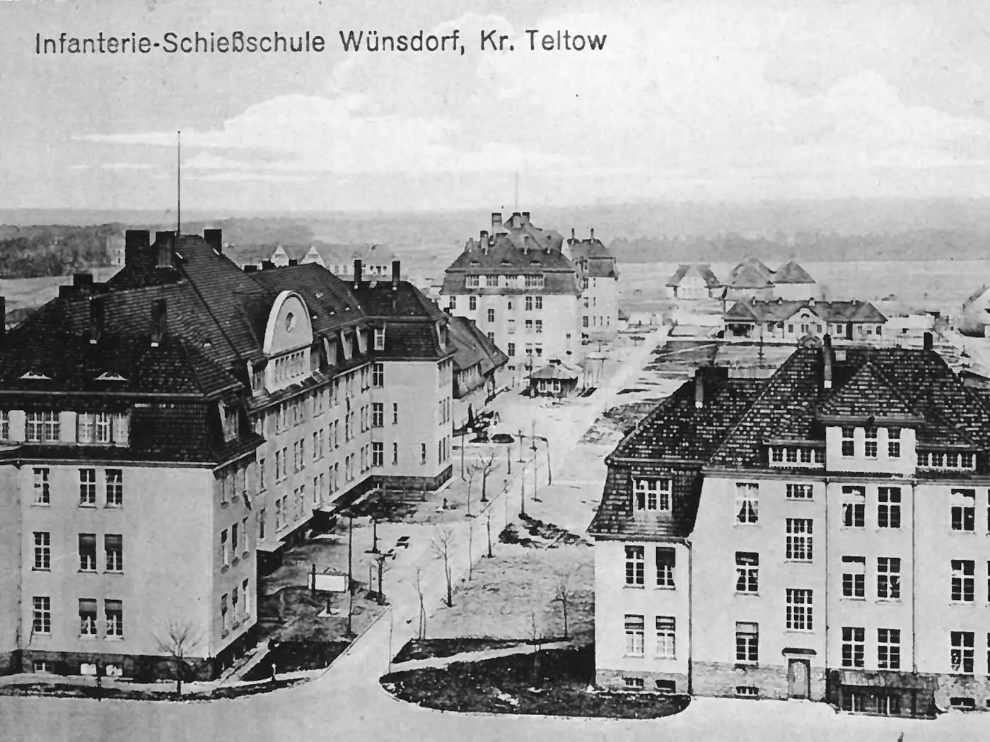 Archivbild der Infanterieschule im heutigen Zossen in schwarzweiß.